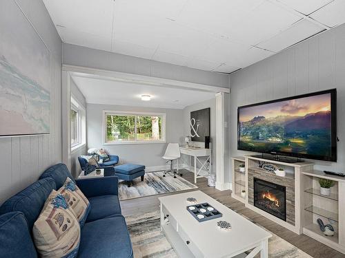 6097 Island Hwy South, Union Bay, BC 