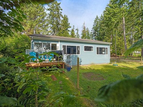 6097 Island Hwy South, Union Bay, BC 