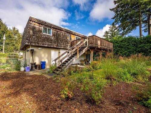 1719 Dogwood Ave, Comox, BC 