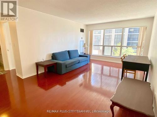 401 - 7 Carlton Street, Toronto, ON - Indoor Photo Showing Other Room