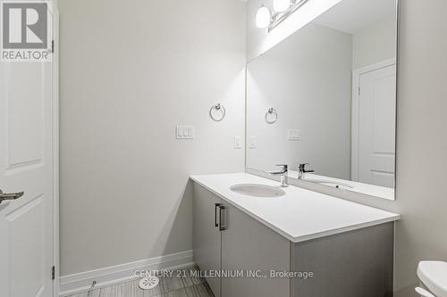 2453 Belt Lane, Oakville, ON - Indoor Photo Showing Bathroom