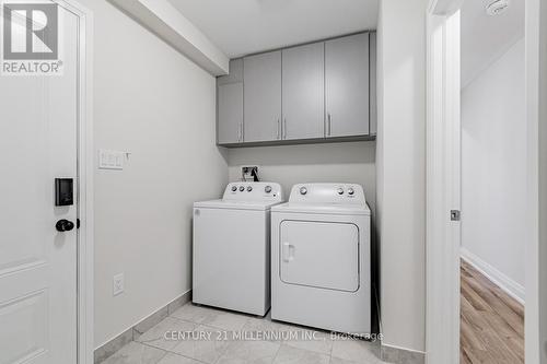 2453 Belt Lane, Oakville, ON - Indoor Photo Showing Laundry Room