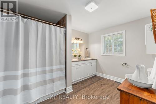 13 Hodgson Drive, Kawartha Lakes, ON - Indoor Photo Showing Bathroom