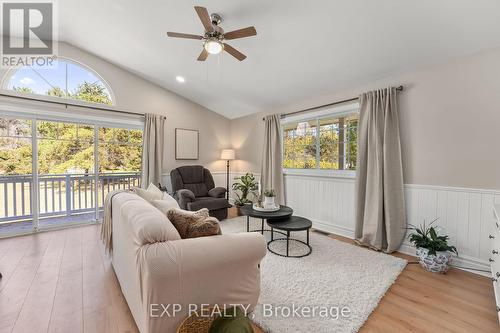 13 Hodgson Drive, Kawartha Lakes, ON - Indoor Photo Showing Living Room