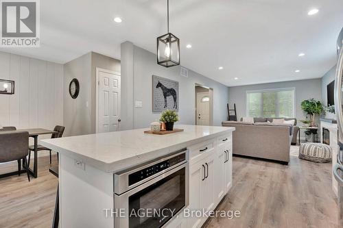 31 Beauly Place, Cambridge, ON - Indoor Photo Showing Kitchen