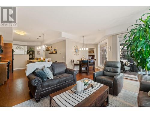 1933 Ambrosi Road Unit# 302, Kelowna, BC - Indoor Photo Showing Living Room