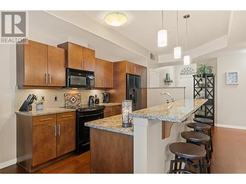 1933 Ambrosi Road Unit# 302, Kelowna, BC - Indoor Photo Showing Kitchen