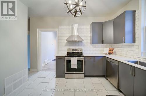 Lower Unit: Kitchen - 425 English Street, London, ON - Indoor Photo Showing Kitchen