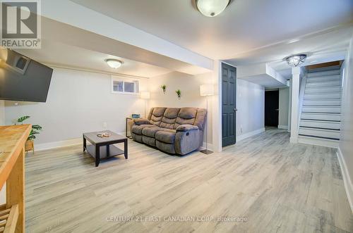 Lower Unit: Living Room - 425 English Street, London, ON - Indoor