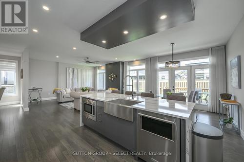 47 - 1061 Eagletrace Drive, London, ON - Indoor Photo Showing Kitchen With Upgraded Kitchen