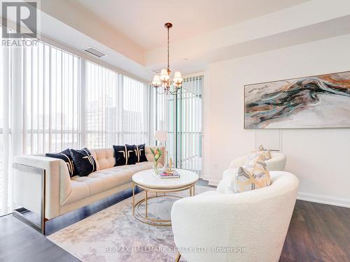 1607 - 9 Bogert Avenue, Toronto, ON - Indoor Photo Showing Living Room