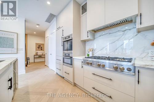 5005 - 180 University Avenue, Toronto, ON - Indoor Photo Showing Kitchen With Upgraded Kitchen