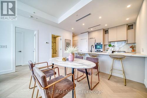 5005 - 180 University Avenue, Toronto, ON - Indoor Photo Showing Dining Room