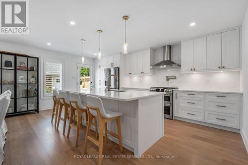 145 Gatwick Drive, Oakville, ON - Indoor Photo Showing Kitchen With Upgraded Kitchen