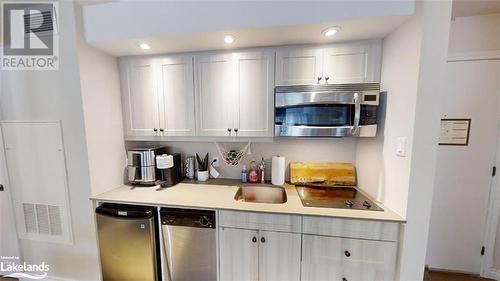 1235 Deerhurst Drive Unit# 52-308, Huntsville, ON - Indoor Photo Showing Kitchen