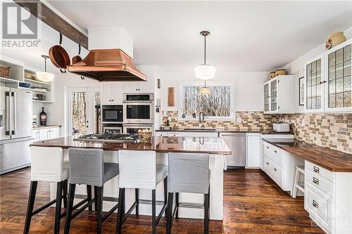 106 Redpath Road, Carleton Place, ON - Indoor Photo Showing Kitchen With Upgraded Kitchen