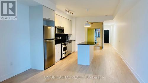 908 - 775 King Street W, Toronto, ON - Indoor Photo Showing Kitchen