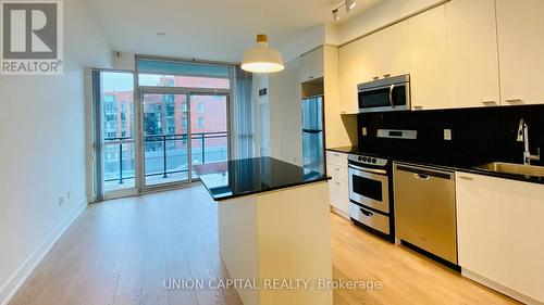 908 - 775 King Street W, Toronto, ON - Indoor Photo Showing Kitchen