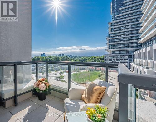 422 - 30 Inn On The Park Drive, Toronto, ON - Outdoor