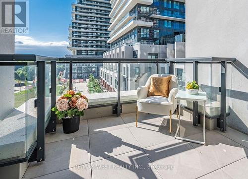 422 - 30 Inn On The Park Drive, Toronto, ON - Outdoor