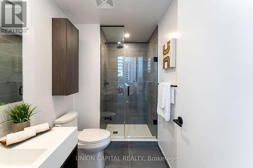 301 - 108 Peter Street, Toronto, ON - Indoor Photo Showing Bathroom