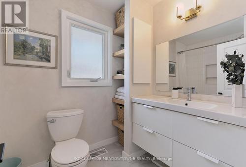 400 Friendship Avenue, Toronto, ON - Indoor Photo Showing Bathroom