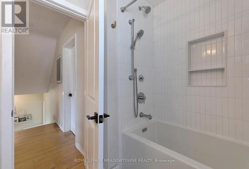 400 Friendship Avenue, Toronto, ON - Indoor Photo Showing Bathroom