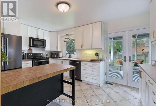 400 Friendship Avenue, Toronto, ON - Indoor Photo Showing Kitchen