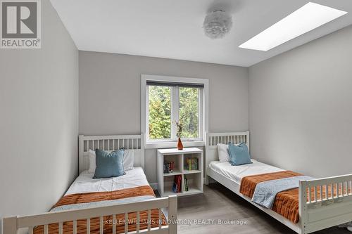 127 Paradise Road, South Algonquin, ON - Indoor Photo Showing Bedroom