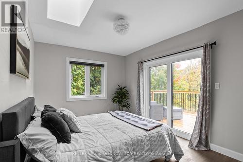 127 Paradise Road, South Algonquin, ON - Indoor Photo Showing Bedroom