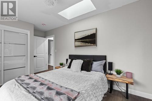 127 Paradise Road, South Algonquin, ON - Indoor Photo Showing Bedroom