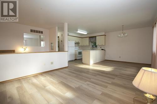 33 Lansdowne Ave, Sault Ste. Marie, ON - Indoor Photo Showing Kitchen