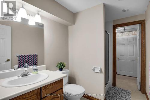 35 Monte Vista Crescent, London, ON - Indoor Photo Showing Bathroom