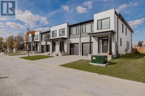 12 - 101 Swales Avenue, Strathroy-Caradoc (Sw), ON - Outdoor With Facade