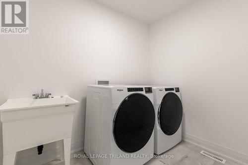 12 - 101 Swales Avenue, Strathroy-Caradoc (Sw), ON - Indoor Photo Showing Laundry Room