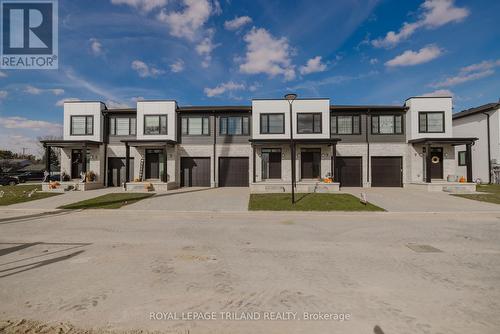 18 - 101 Swales Avenue, Strathroy-Caradoc (Sw), ON - Outdoor With Facade