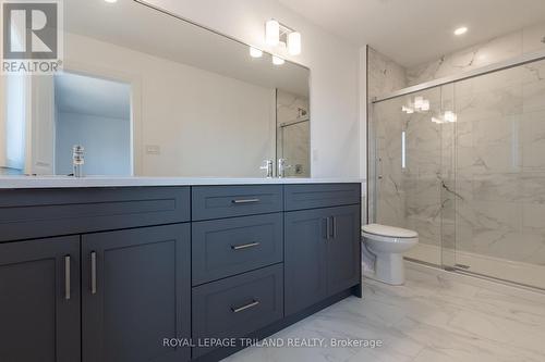 18 - 101 Swales Avenue, Strathroy-Caradoc (Sw), ON - Indoor Photo Showing Bathroom