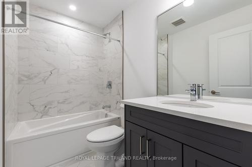 18 - 101 Swales Avenue, Strathroy-Caradoc (Sw), ON - Indoor Photo Showing Bathroom