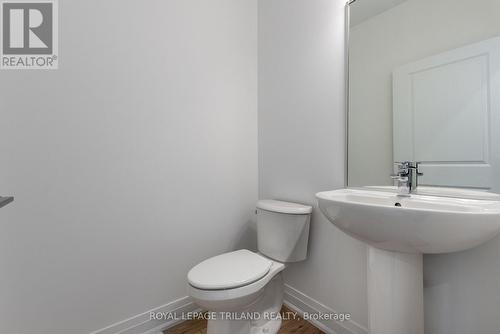 18 - 101 Swales Avenue, Strathroy-Caradoc (Sw), ON - Indoor Photo Showing Bathroom