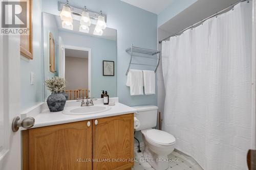 17 Fry Crescent, Clarington (Bowmanville), ON - Indoor Photo Showing Bathroom