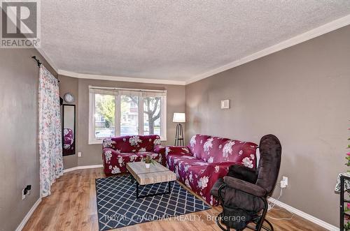 40 - 515 Weber Street N, Waterloo, ON - Indoor Photo Showing Living Room