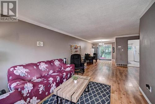 40 - 515 Weber Street N, Waterloo, ON - Indoor Photo Showing Living Room