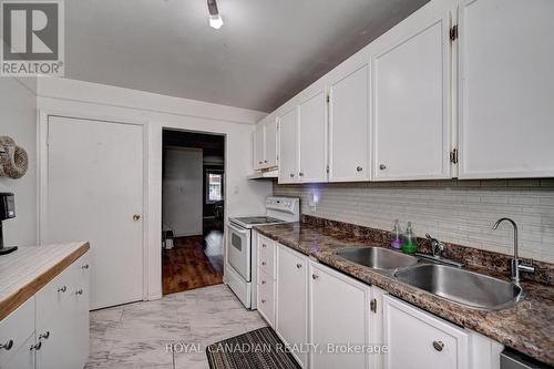 40 - 515 Weber Street N, Waterloo, ON - Indoor Photo Showing Kitchen With Double Sink