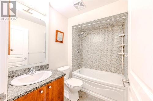 200 Besserer Street Unit#1206, Ottawa, ON - Indoor Photo Showing Bathroom