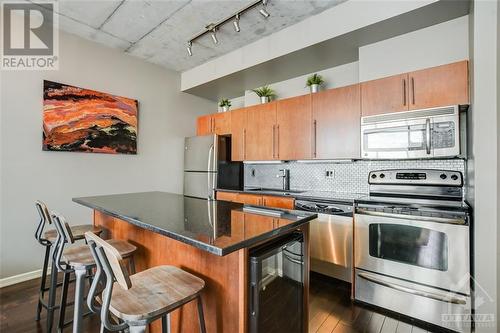 180 York Street Unit#401, Ottawa, ON - Indoor Photo Showing Kitchen With Stainless Steel Kitchen