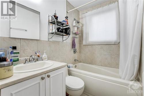 80 Jolliet Avenue, Ottawa, ON - Indoor Photo Showing Bathroom