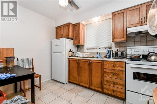 80 Jolliet Avenue, Ottawa, ON - Indoor Photo Showing Kitchen