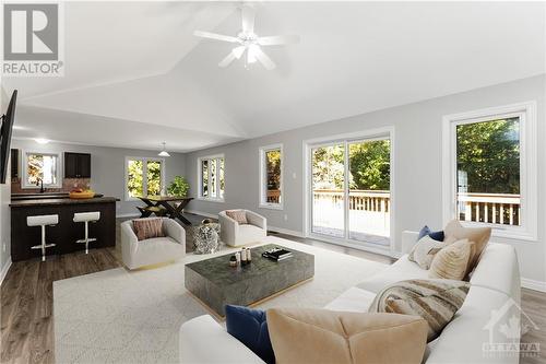 2678 Concession 11E Road, Lanark, ON - Indoor Photo Showing Living Room