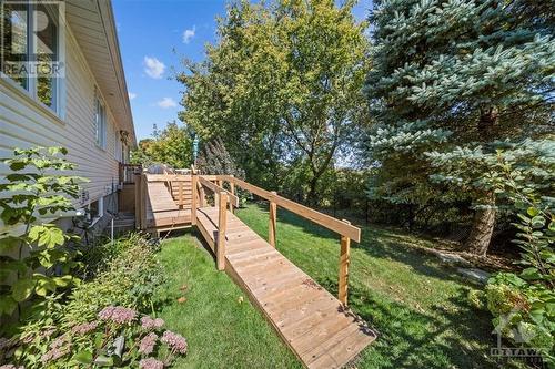 35 Caribou Avenue, Ottawa, ON - Outdoor