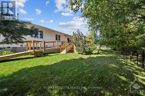 35 Caribou Avenue, Ottawa, ON - Outdoor With Deck Patio Veranda